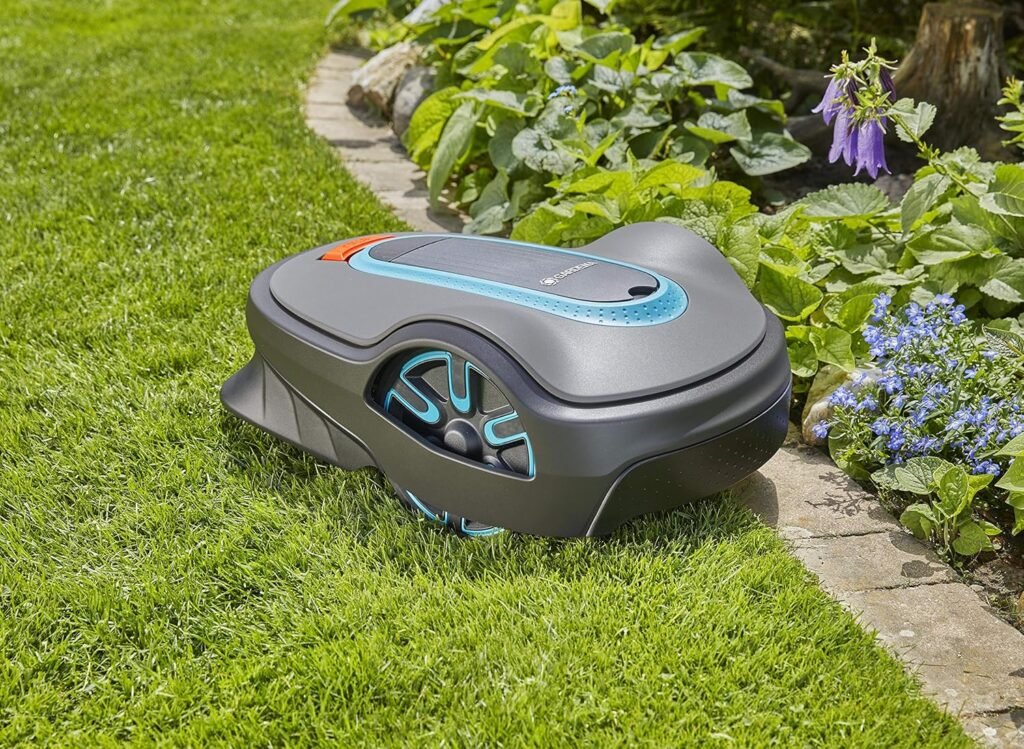 Gardena Sileno life: robotic lawn mower for lawns up to 1250 m², easy switch, tilts up to 30%, quiet (15103-20)