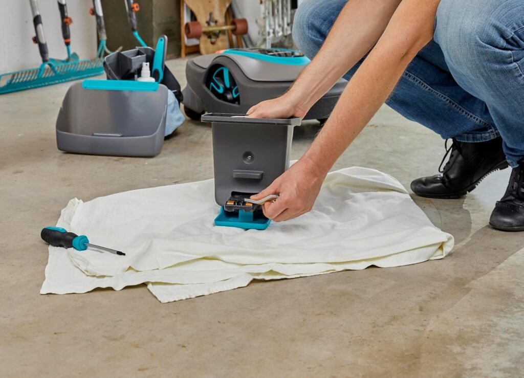 Gardena Maintenance/Cleaning Set, Black/Blue (04067-20) Gardena Maintenance/Cleaning Set, Black/Blue (04067-20)